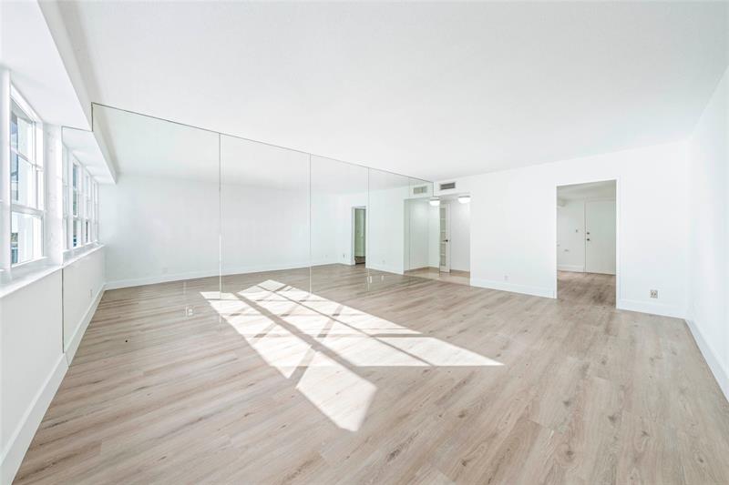 Image 29 of 30 For 3430 Galt Ocean Dr 611