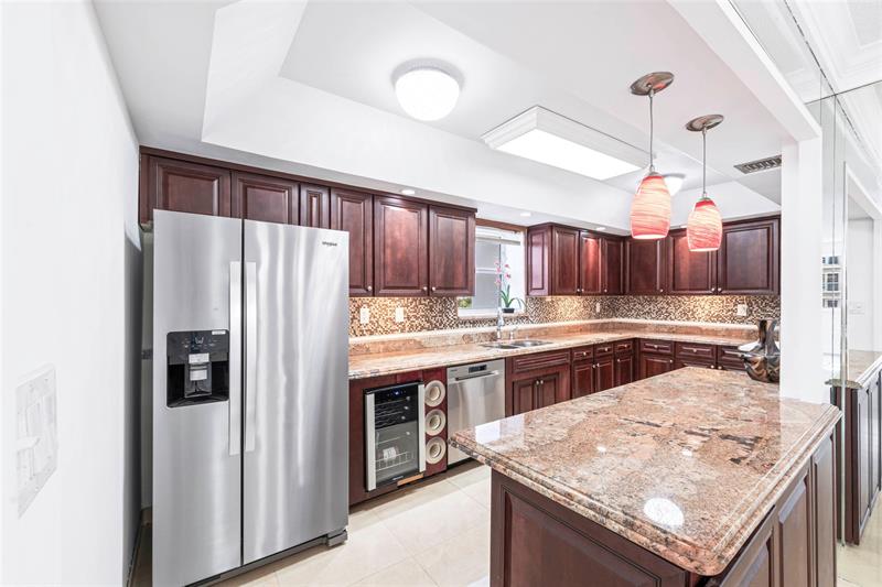 Image 8 of 30 For 3430 Galt Ocean Dr 611