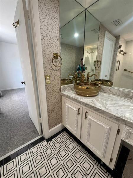 Image 16 of 22 For 8045 Eastlake Dr  1d
