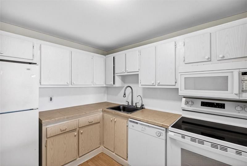 Image 13 of 22 For 16851 23rd Ave  A619