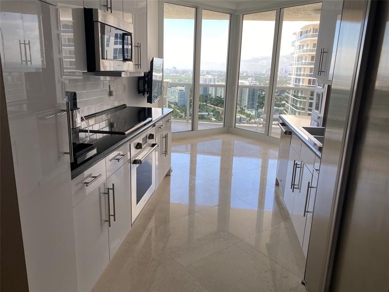 Image 19 of 34 For 3200 Ocean Blvd  2506