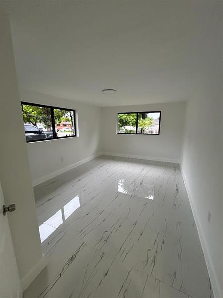 Image 15 of 38 For 16011 38th Ct