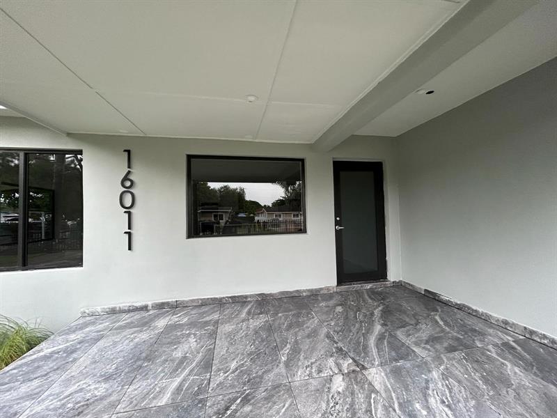 Image 4 of 38 For 16011 38th Ct