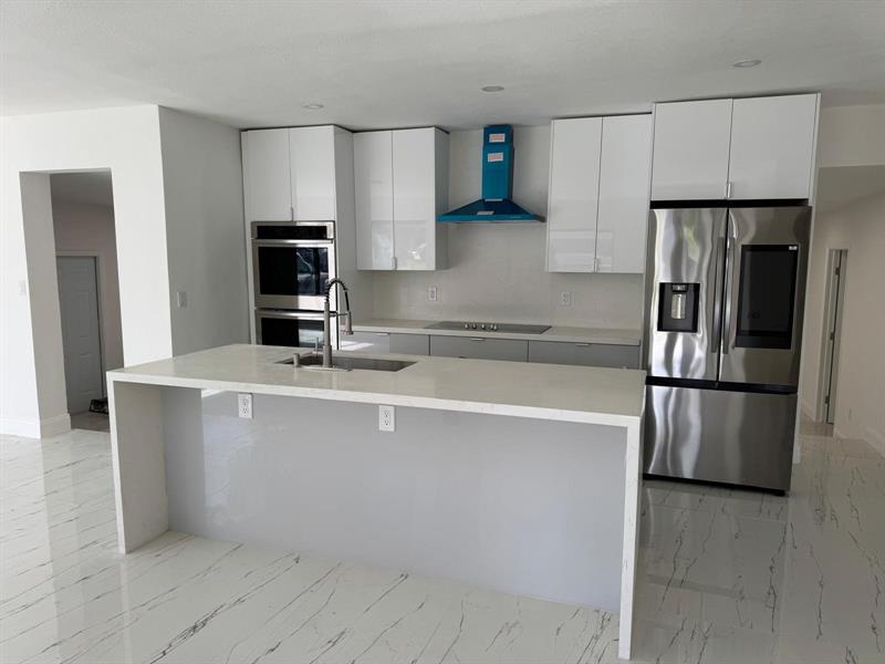 Image 5 of 38 For 16011 38th Ct