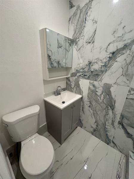 Image 9 of 38 For 16011 38th Ct