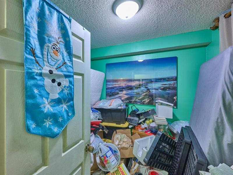 Image 11 of 29 For 3253 Riverside Dr  D-301