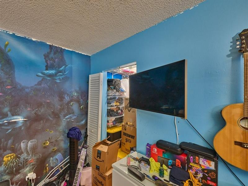 Image 13 of 29 For 3253 Riverside Dr  D-301