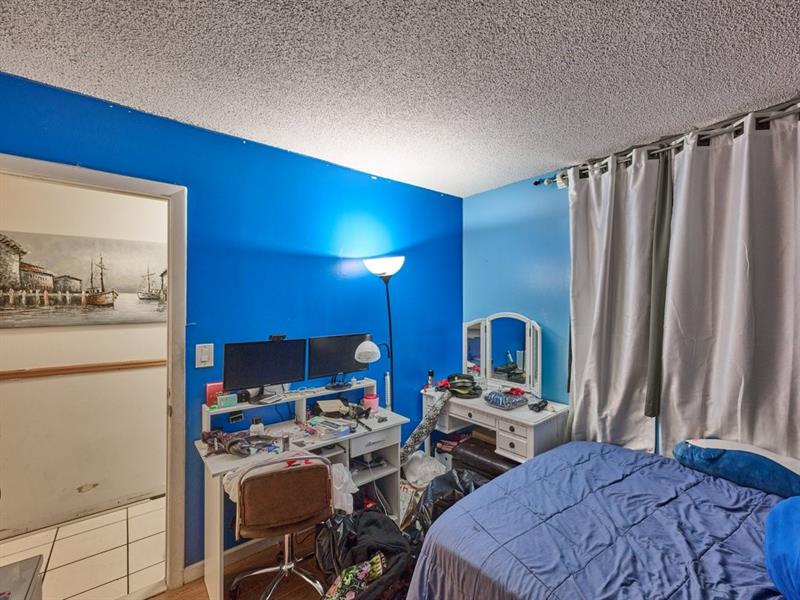 Image 14 of 29 For 3253 Riverside Dr  D-301