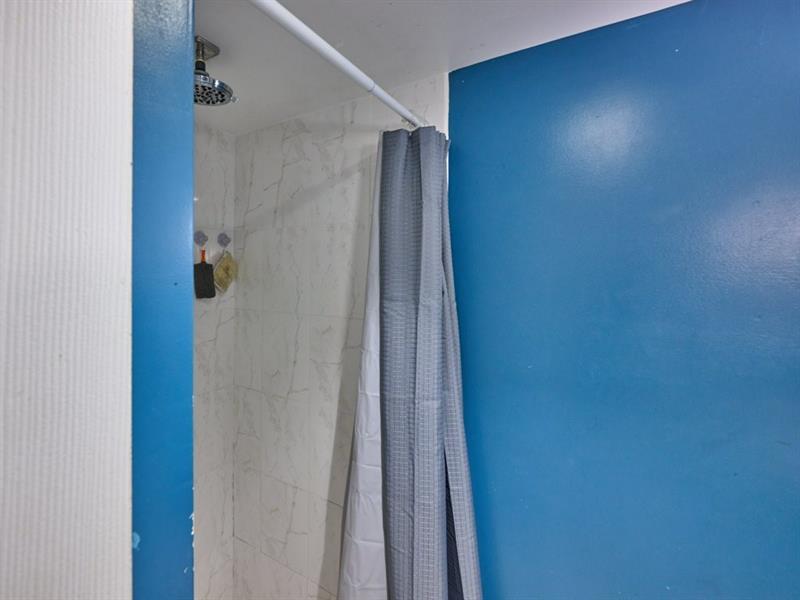 Image 17 of 29 For 3253 Riverside Dr  D-301