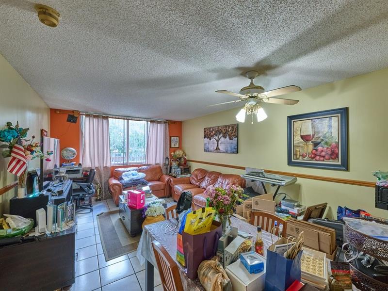 Image 21 of 29 For 3253 Riverside Dr  D-301