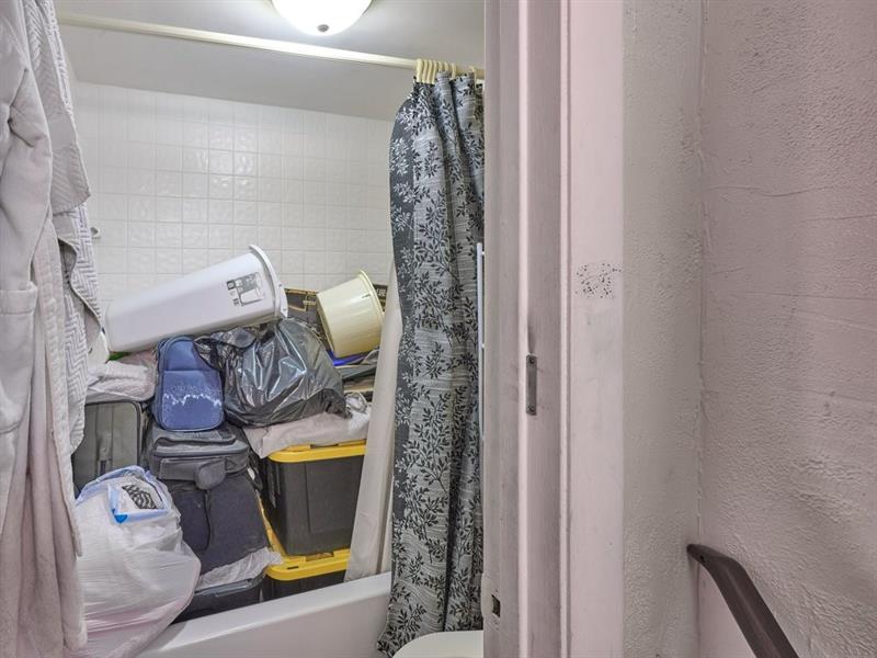 Image 28 of 29 For 3253 Riverside Dr  D-301