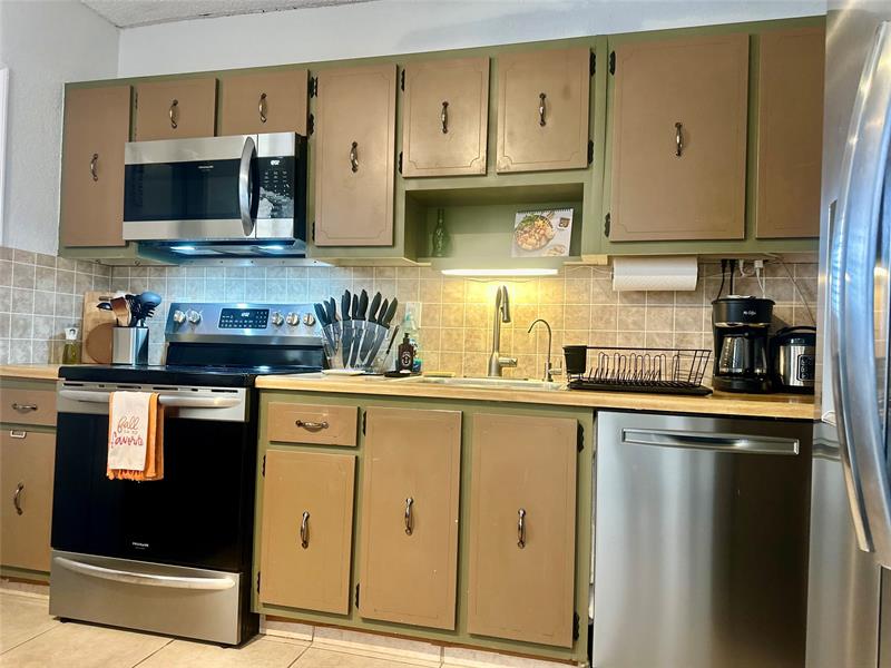 Image 10 of 42 For 3010 16th Ave  405