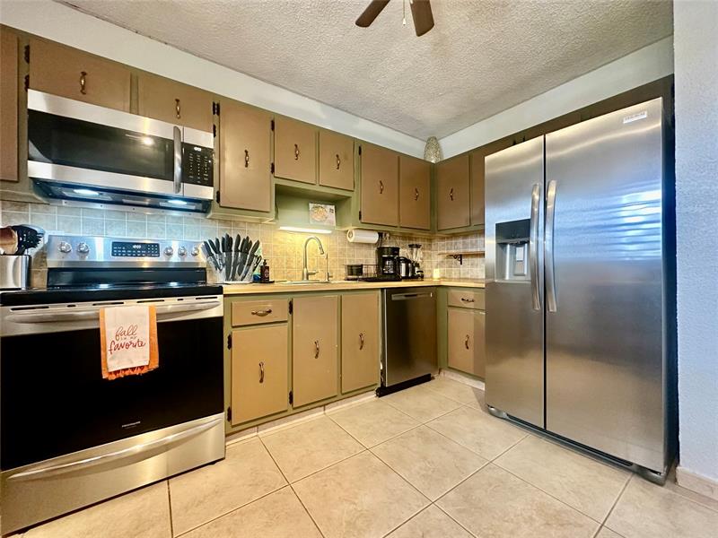 Image 12 of 42 For 3010 16th Ave  405