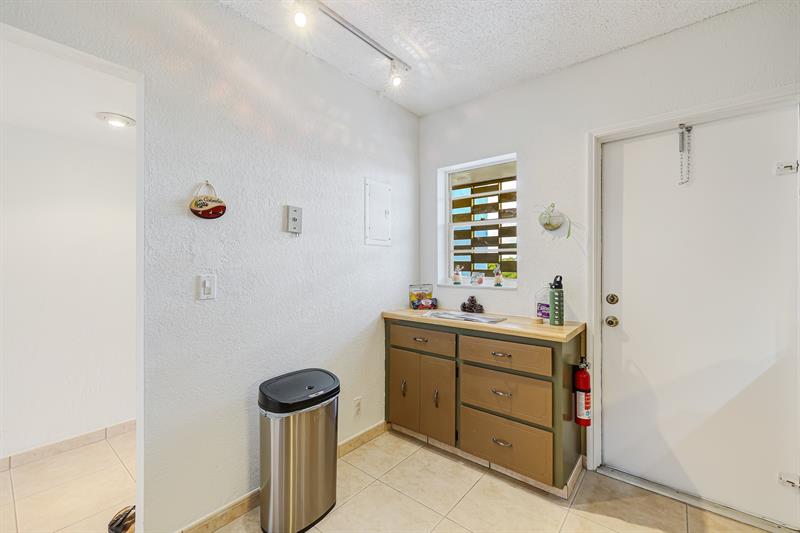 Image 13 of 42 For 3010 16th Ave  405