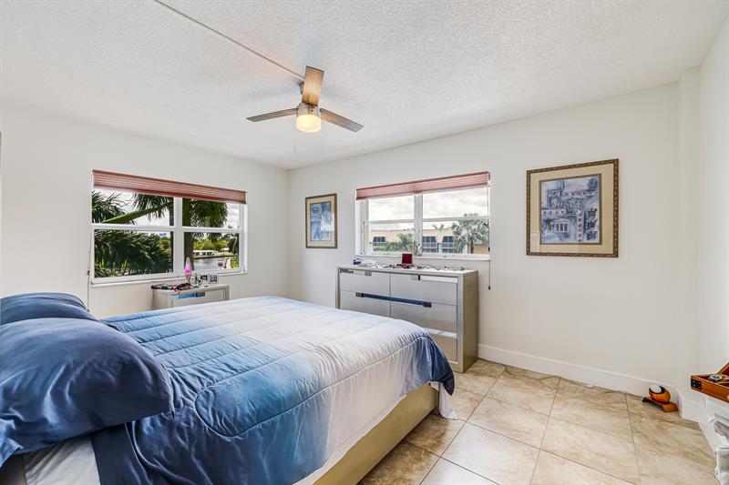 Image 14 of 42 For 3010 16th Ave  405