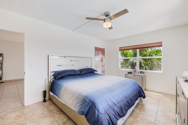 Image 15 of 42 For 3010 16th Ave  405