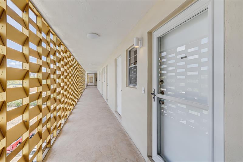 Image 24 of 42 For 3010 16th Ave  405