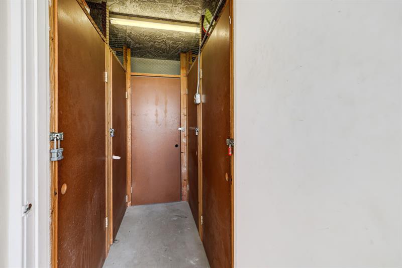 Image 25 of 42 For 3010 16th Ave  405