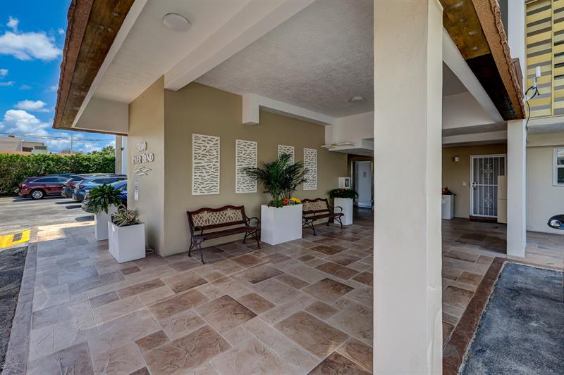 Image 32 of 42 For 3010 16th Ave  405