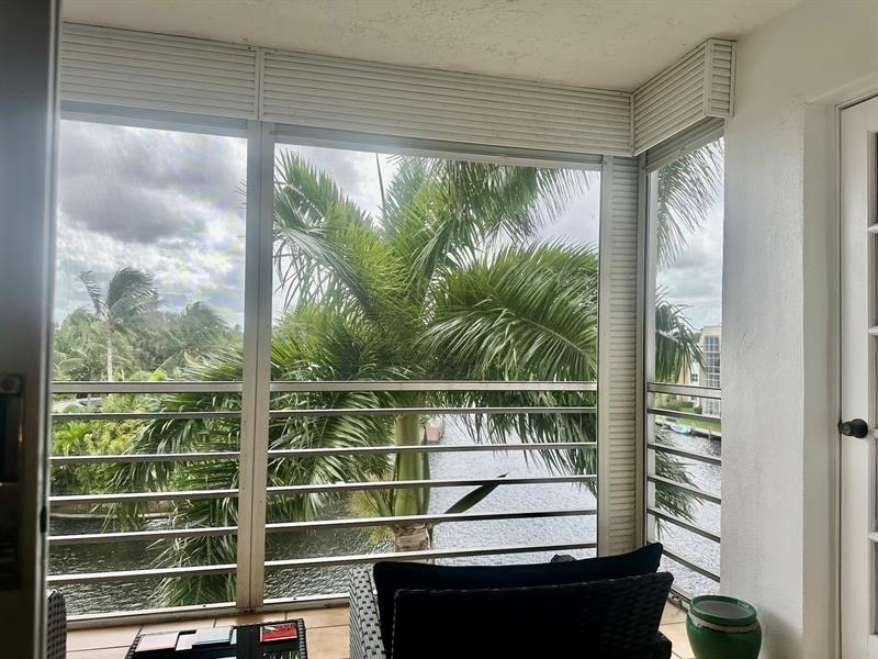 Image 4 of 42 For 3010 16th Ave  405