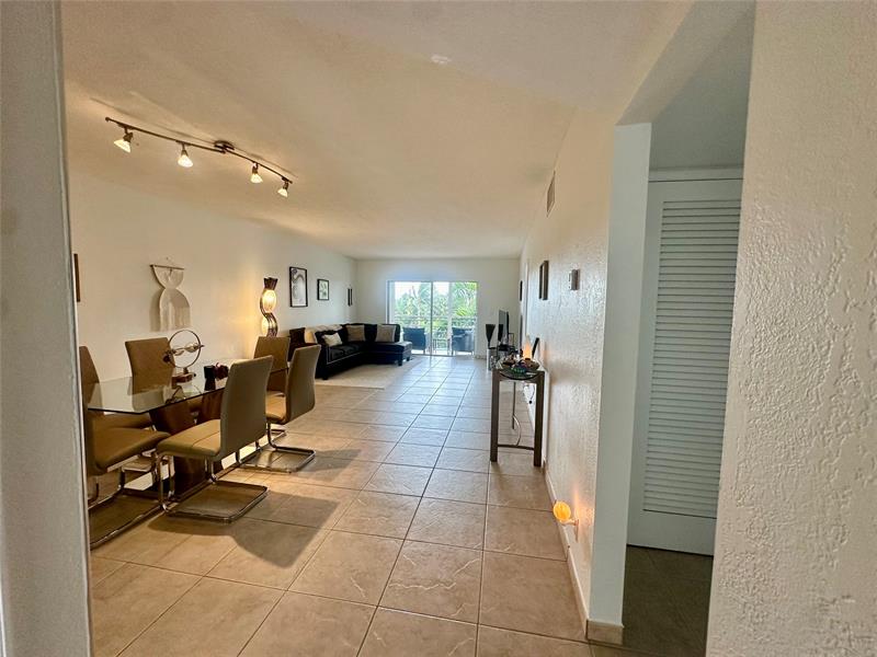 Image 6 of 42 For 3010 16th Ave  405