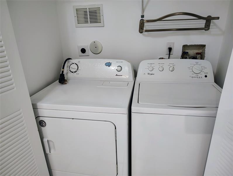 Image 13 of 39 For 5590 61st St  801