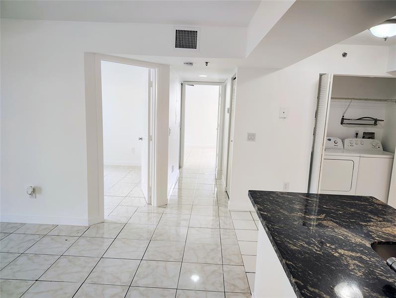 Image 23 of 39 For 5590 61st St  801