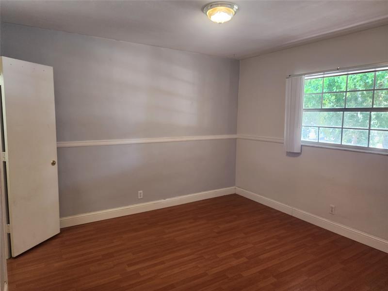 Image 7 of 15 For 1501 34th Ct  10