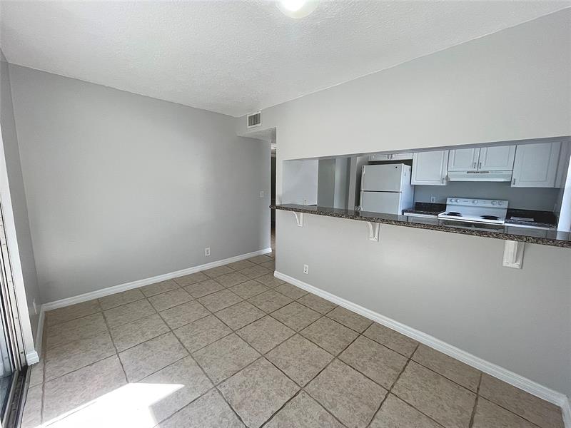 Image 11 of 17 For 230 11th Ave  4