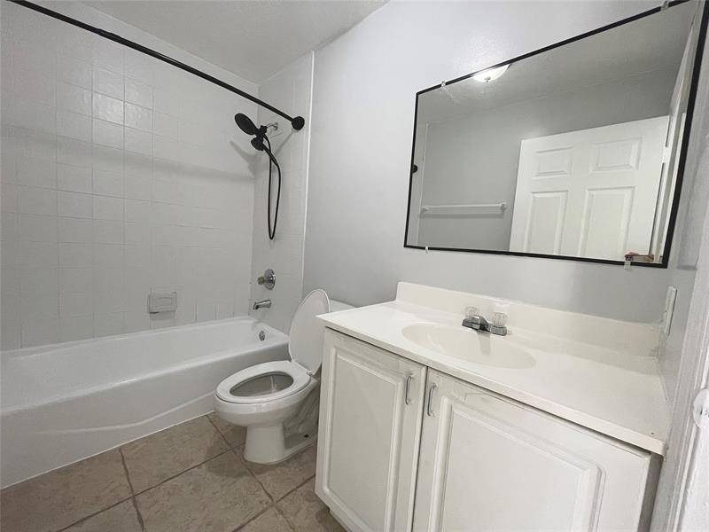 Image 15 of 17 For 230 11th Ave  4