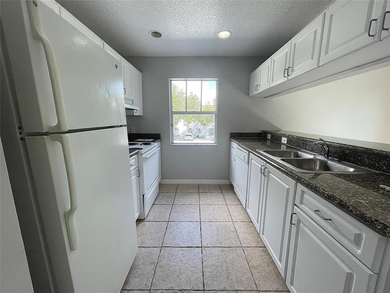 Image 7 of 17 For 230 11th Ave  4