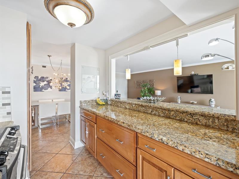 Image 12 of 35 For 2841 Ocean Blvd  1407