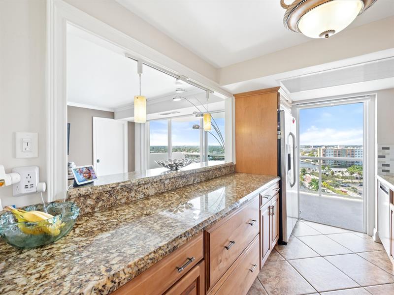 Image 15 of 35 For 2841 Ocean Blvd  1407