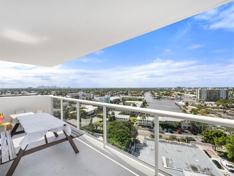 Image 28 of 35 For 2841 Ocean Blvd  1407