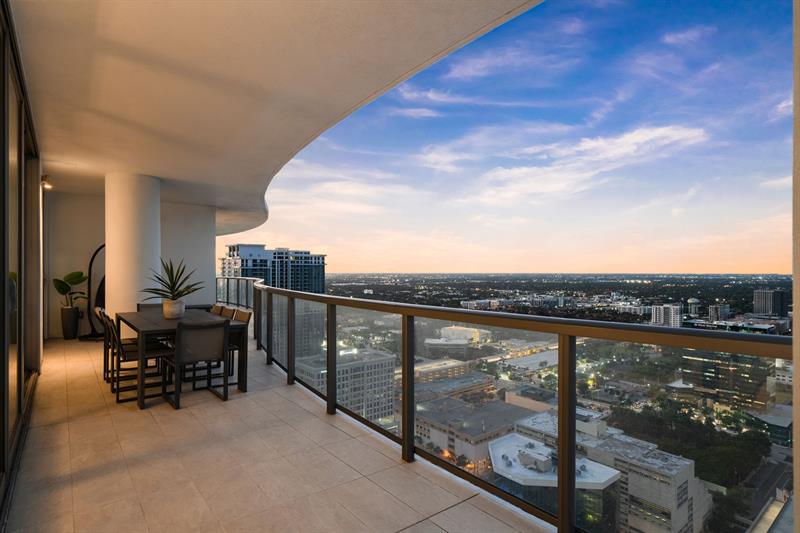 Image 13 of 38 For 100 Las Olas Blvd  4001