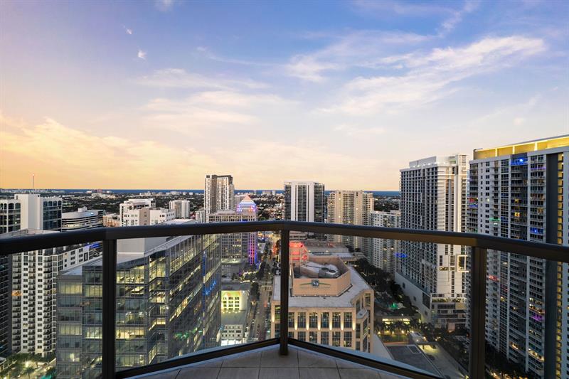 Image 14 of 38 For 100 Las Olas Blvd  4001