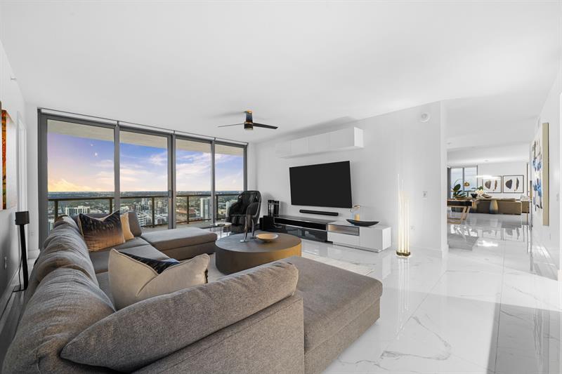 Image 24 of 38 For 100 Las Olas Blvd  4001