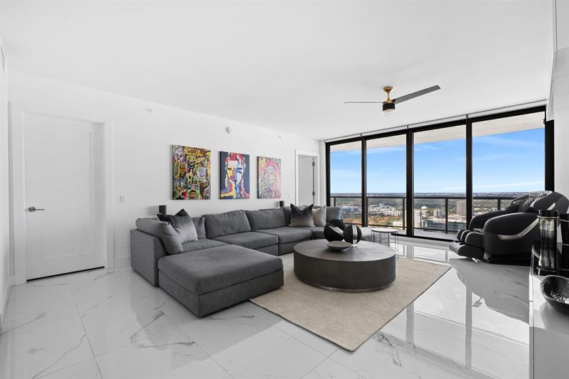 Image 26 of 38 For 100 Las Olas Blvd  4001