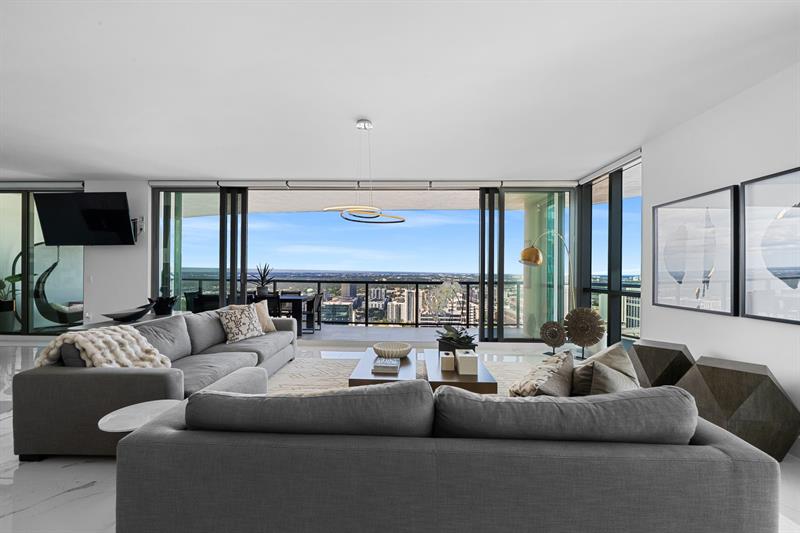 Image 3 of 38 For 100 Las Olas Blvd  4001