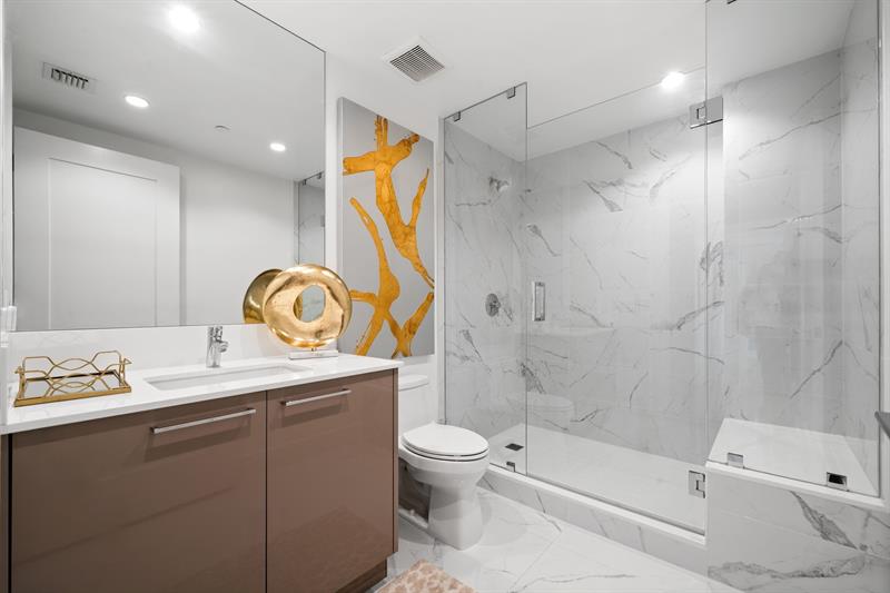 Image 32 of 38 For 100 Las Olas Blvd  4001