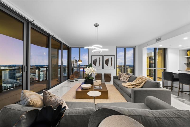 Image 8 of 38 For 100 Las Olas Blvd  4001