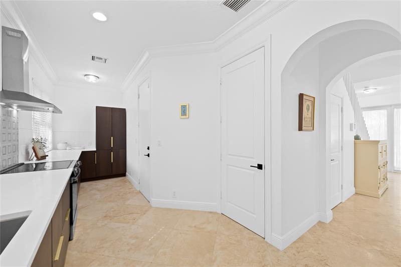 Image 11 of 38 For 920 8th St  