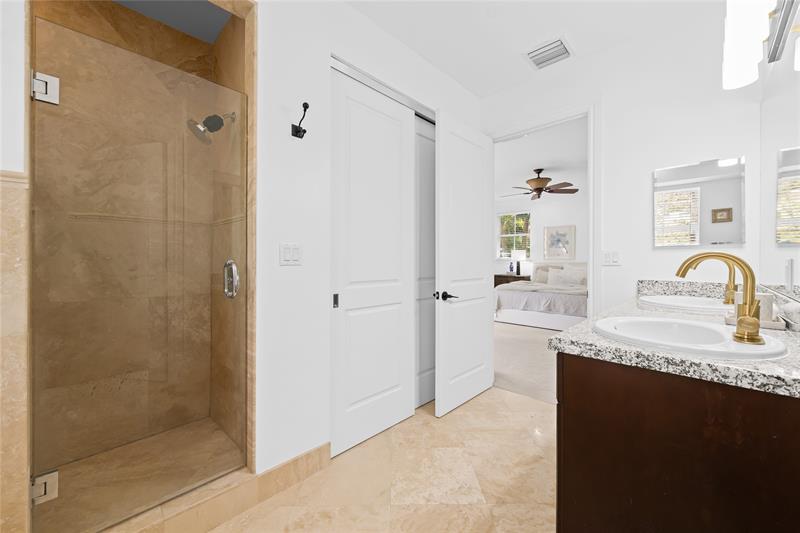 Image 15 of 38 For 920 8th St  