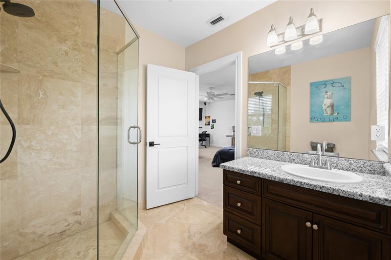 Image 17 of 38 For 920 8th St  