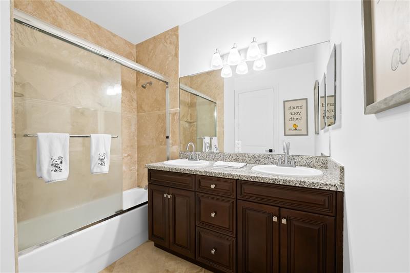 Image 20 of 38 For 920 8th St  