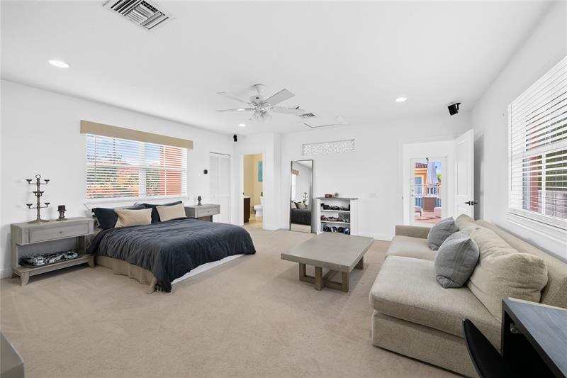 Image 24 of 38 For 920 8th St  