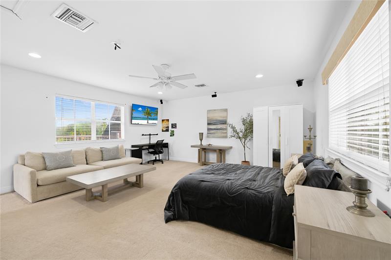 Image 25 of 38 For 920 8th St  