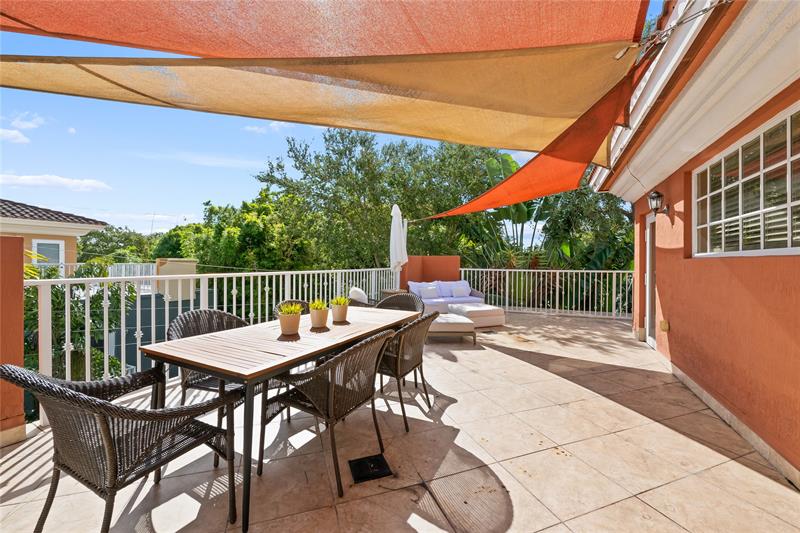 Image 27 of 38 For 920 8th St  