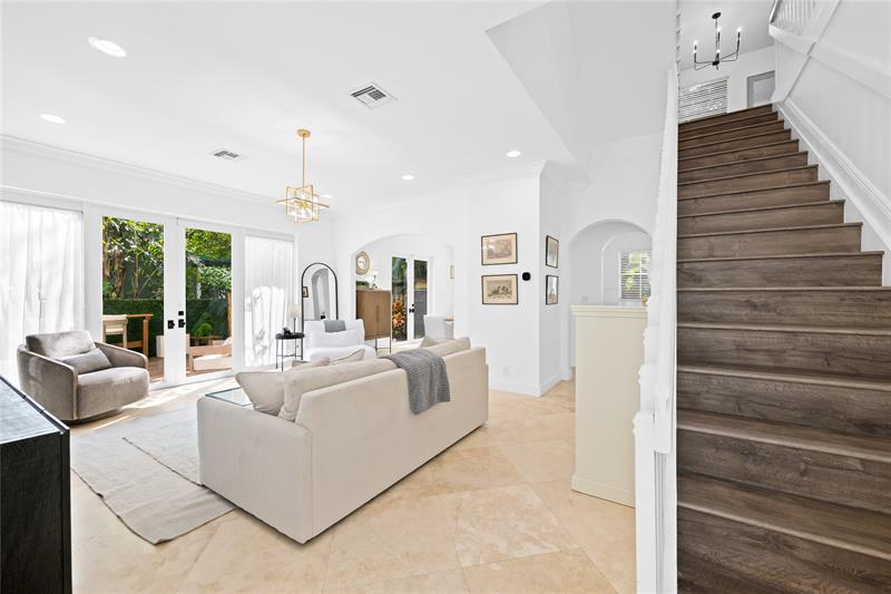 Image 5 of 38 For 920 8th St  