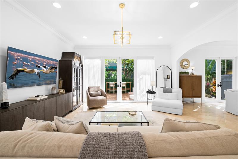 Image 6 of 38 For 920 8th St  